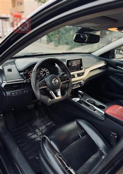 نيسان ألتيما